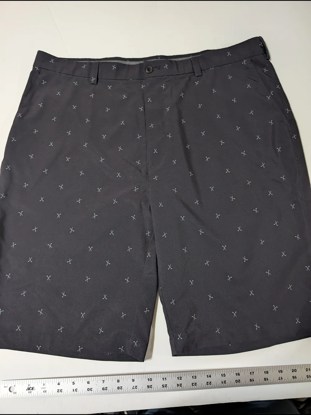 Roundtree & Yorke Black Golf Club Pattern Athletic Shorts
